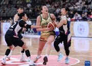 爱游戏体育官方-女篮亚洲杯决赛：澳大利亚半场54-43领先日本，田中心19分的简单介绍