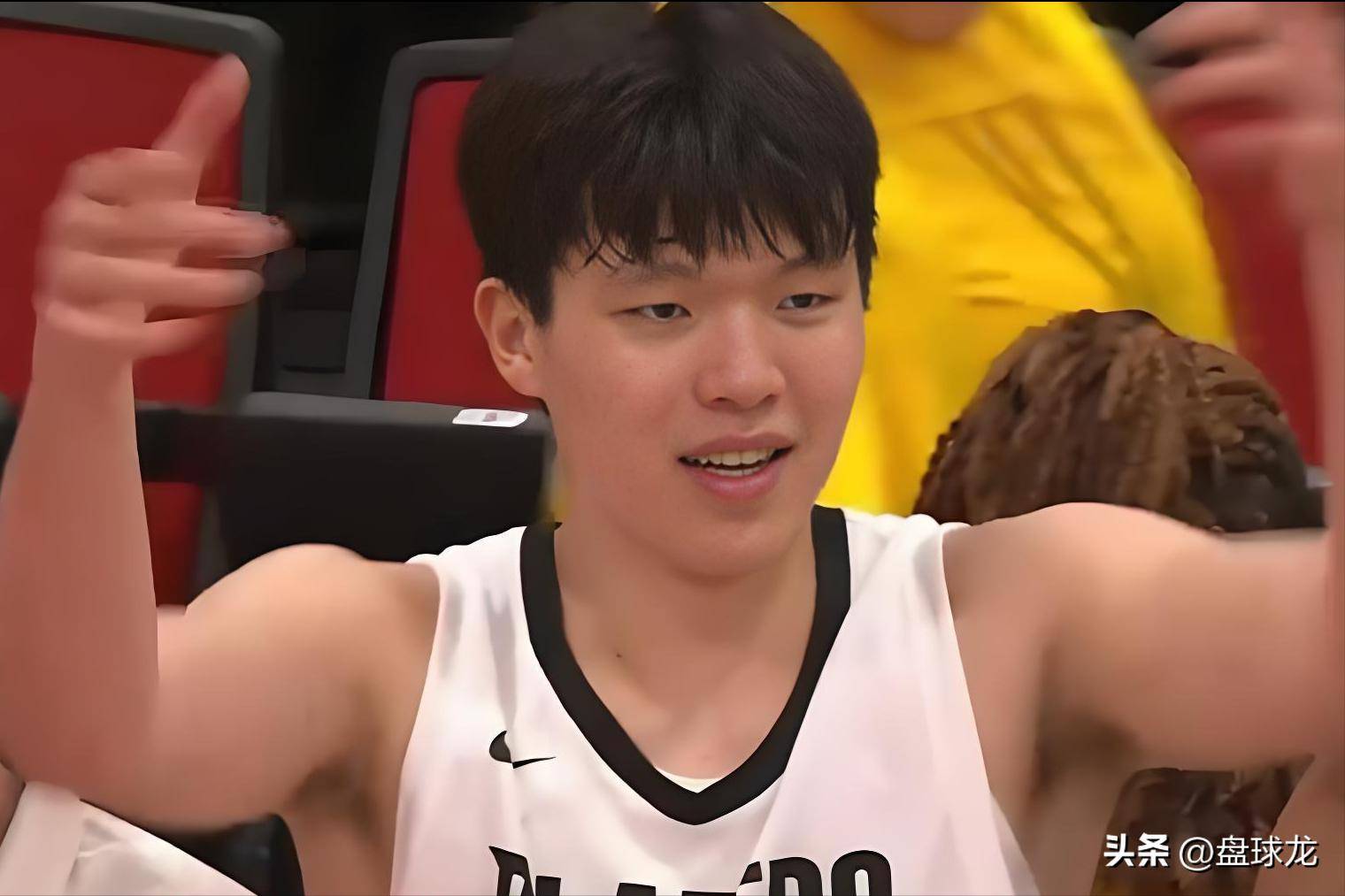 关于NBA夏联-中国男篮负黄蜂杨瀚森12分7失误6犯的信息